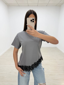 CAMISETA OVER ENCAJE GRIS